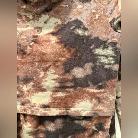 Latched mama brand. Size small petal pullover - Picture 3 of 3